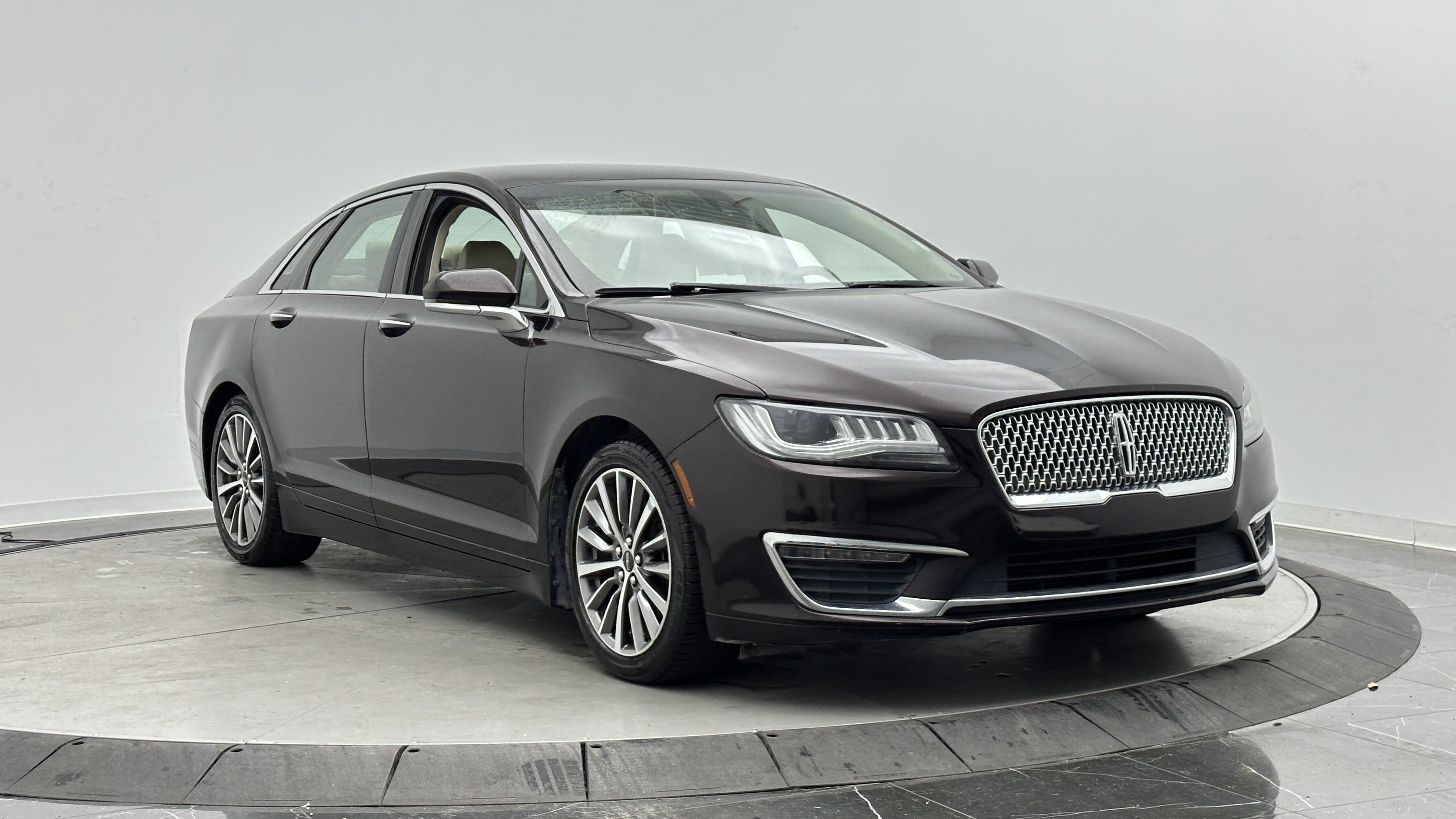 Used 2020 Lincoln MKZ FWD image 3