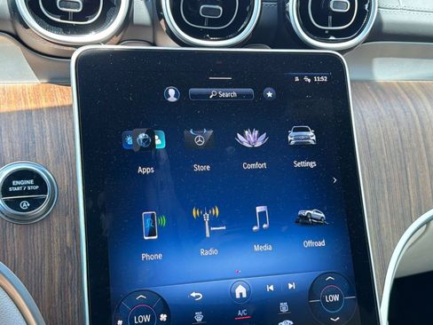 Used 2024 Mercedes-Benz GLC 300 4MATIC image 26