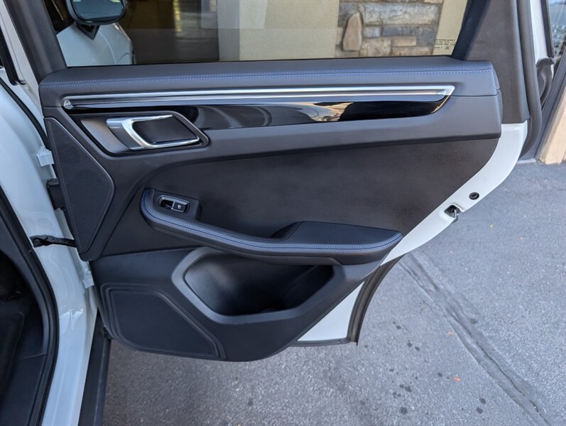 Used 2023 Porsche Macan Turbo AWD/4WD image 28