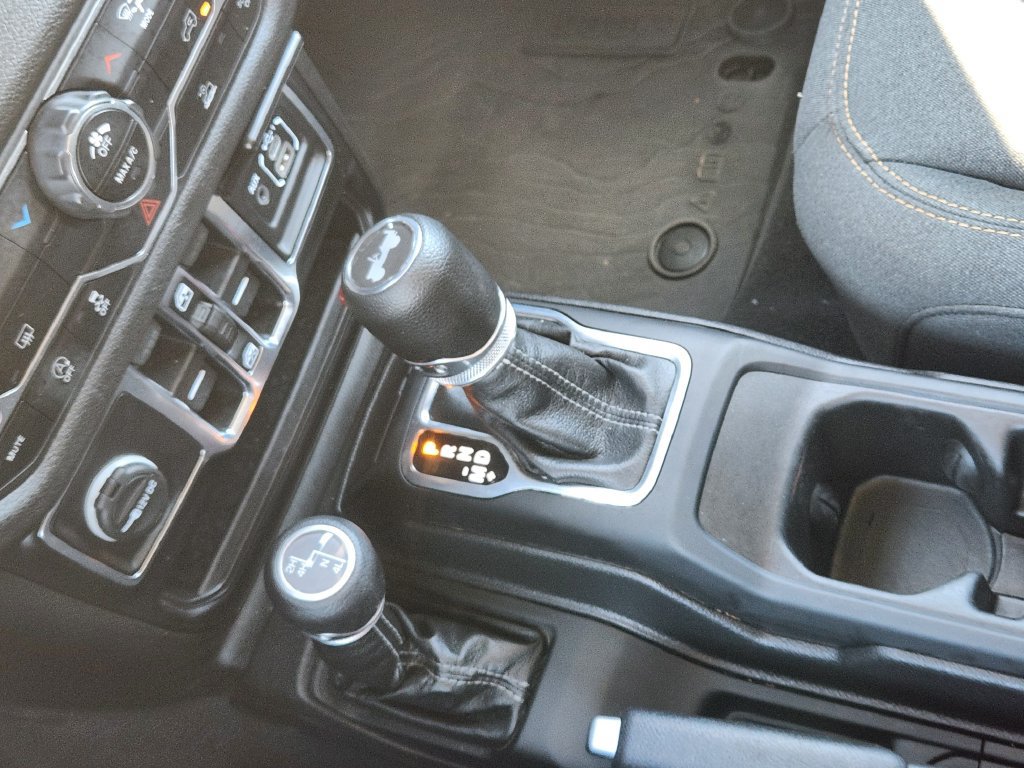 Used 2024 Jeep Wrangler Unlimited Sport AWD/4WD image 10