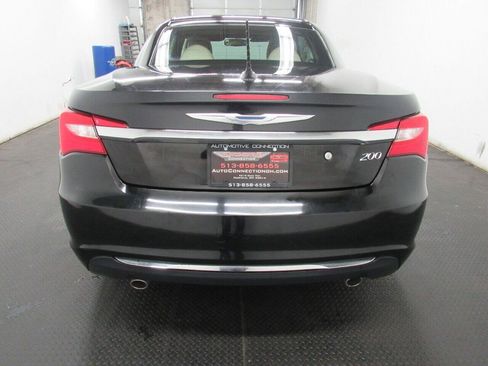 Used 2011 Chrysler 200 Limited FWD image 7