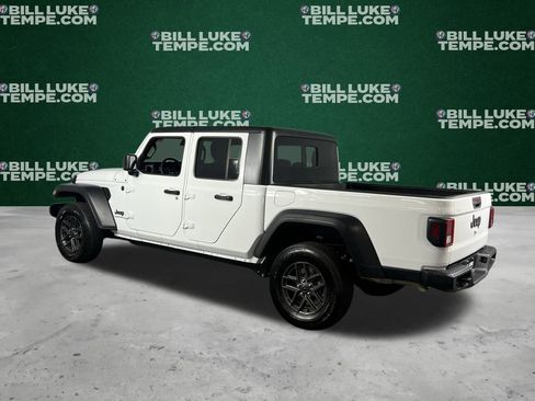 Used 2025 Jeep Gladiator Sport image 7