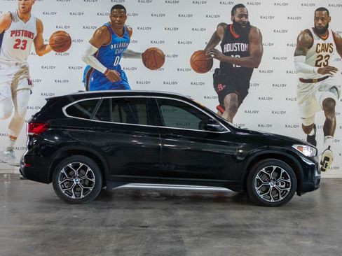 Used 2022 BMW X1 sDrive28i w/ Premium Package 2 FWD image 19
