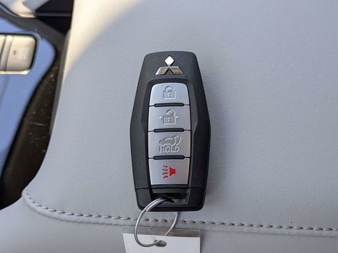 New 2026 Mitsubishi Outlander SEL image 30