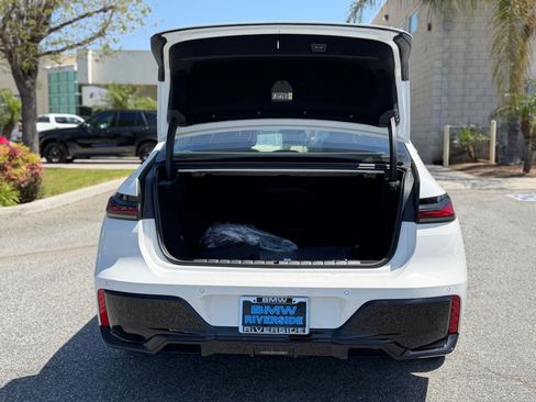 New 2026 BMW i7 eDrive50 w/ M Sport Package RWD image 16