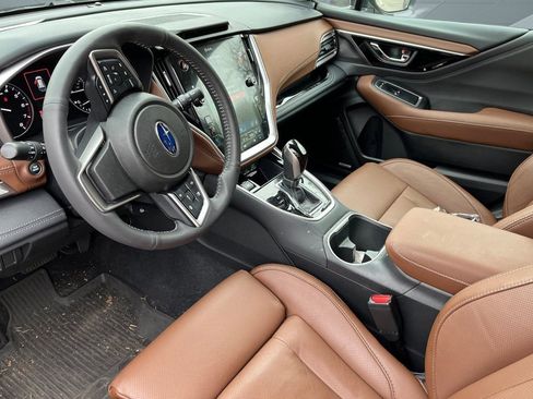 Used 2025 Subaru Outback Touring XT image 3