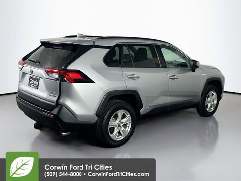 Used 2020 Toyota RAV4 XLE w/ Convenience Package image 15