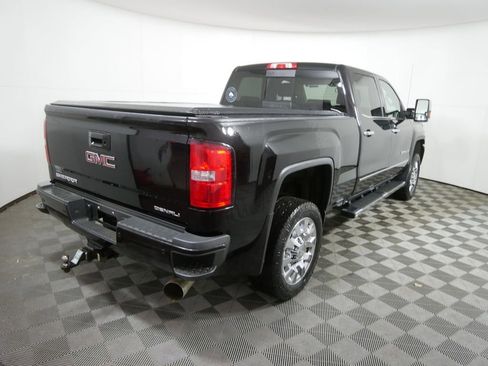 Used 2019 GMC Sierra 2500 Denali w/ Duramax Plus Package image 3