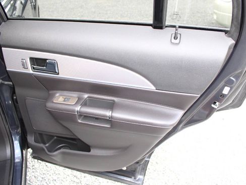 Used 2013 Lincoln MKX AWD image 22