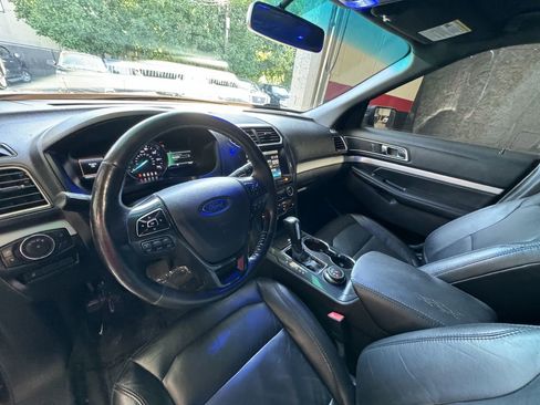 Used 2016 Ford Explorer XLT w/ Equipment Group 202A image 12