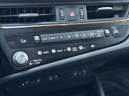 Certified 2024 Lexus ES 350 w/ Premium Package FWD image 23