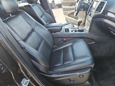 Used 2012 Jeep Grand Cherokee Laredo image 17