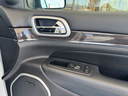 Used 2016 Jeep Grand Cherokee High Altitude AWD/4WD image 17