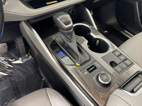 Used 2023 Toyota Highlander Platinum image 17