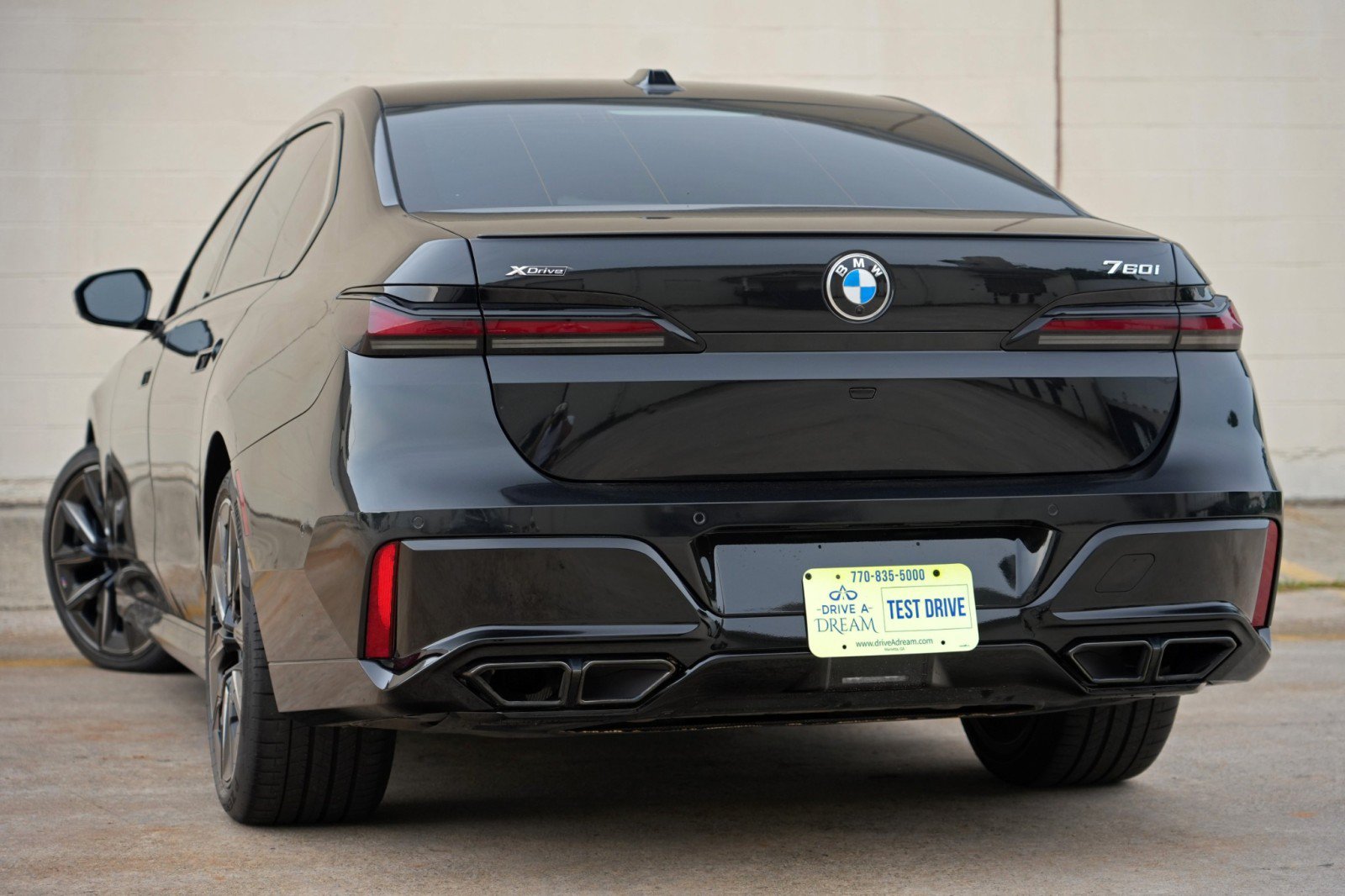 Used 2023 BMW 760i xDrive AWD/4WD image 6