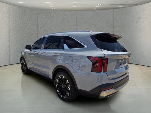 Used 2025 Kia Sorento SX FWD image 3