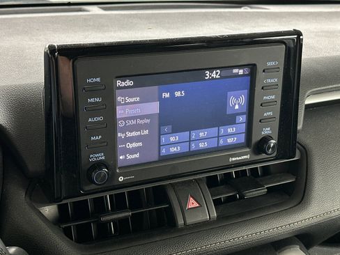 Used 2021 Toyota RAV4 XLE image 16