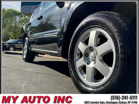 Used 2010 Jeep Grand Cherokee Laredo image 9