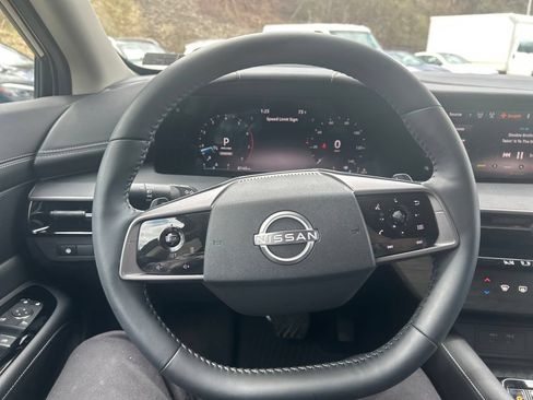Certified 2025 Nissan Murano SV AWD/4WD image 14