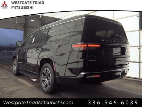 Used 2023 Jeep Wagoneer L Series II image 7