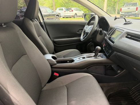 Used 2022 Honda HR-V EX image 9