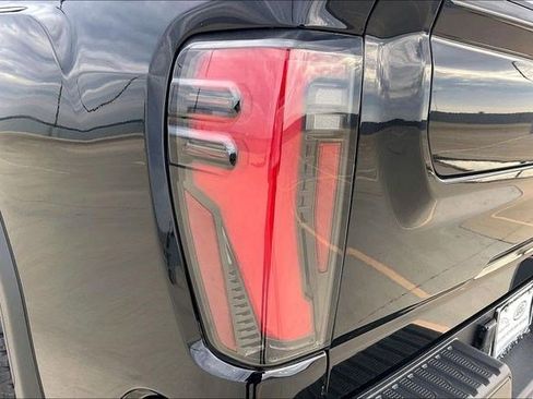 Used 2024 GMC Sierra 2500 AT4 w/ AT4 Premium Plus Package image 36