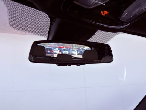 Used 2019 BMW X5 xDrive50i w/ M Sport Package image 18