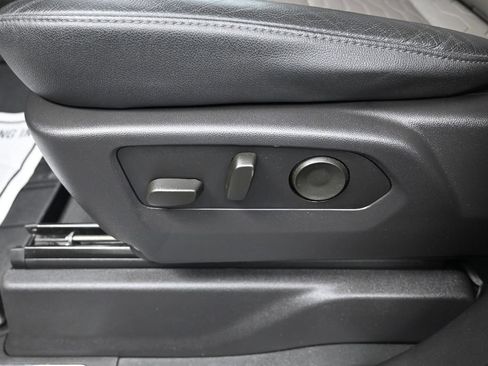 Used 2024 Chevrolet Silverado 1500 ZR2 AWD/4WD image 13