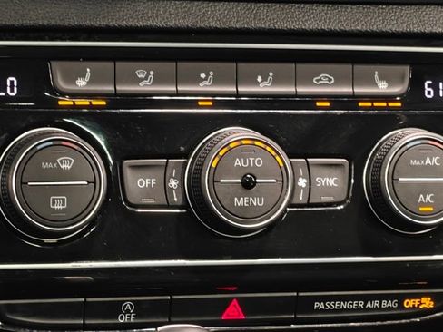 Used 2023 Volkswagen Atlas Cross Sport SE w/ Panoramic Sunroof Package image 9