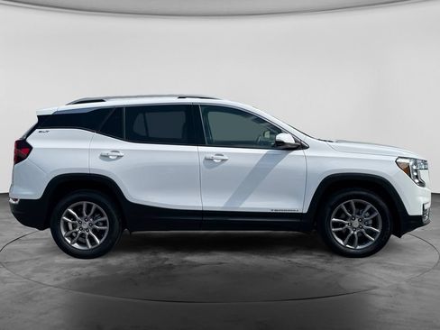 Used 2024 GMC Terrain SLT AWD/4WD image 9