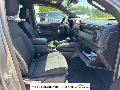 Used 2025 Chevrolet Colorado W/T AWD/4WD image 28