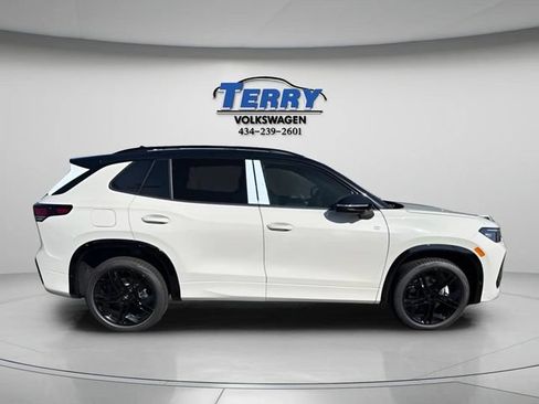 New 2026 Volkswagen Tiguan SE R-Line AWD/4WD image 1