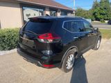 Used 2019 Nissan Rogue SV image 2