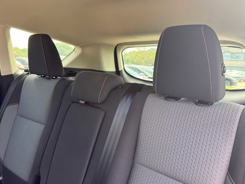 Used 2017 Ford Escape SE w/ Equipment Group 201A image 25