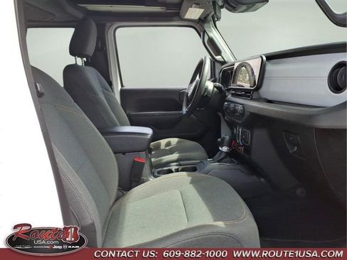 Used 2024 Jeep Wrangler Unlimited AWD/4WD image 15
