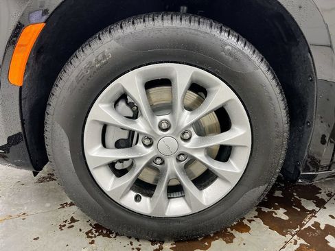 New 2027 Chrysler Pacifica Select AWD/4WD image 28