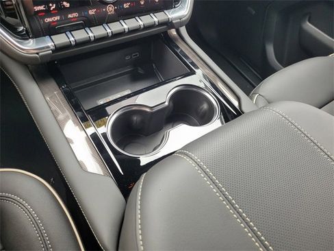 New 2026 GMC Yukon Elevation image 26