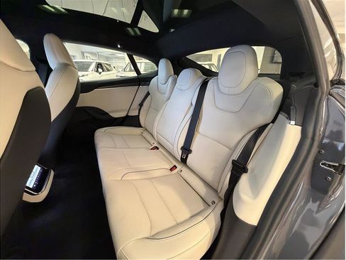 Used 2021 Tesla Model S Plaid image 21
