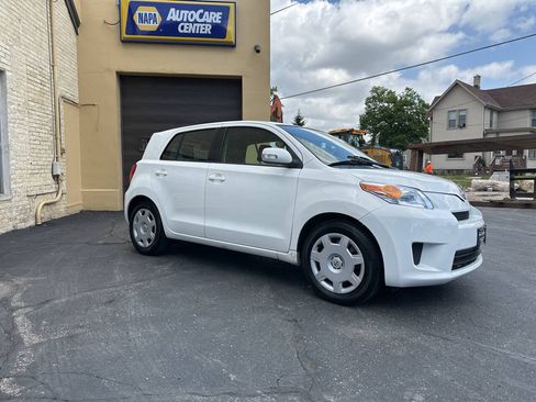 Used 2010 Scion xD FWD image 4
