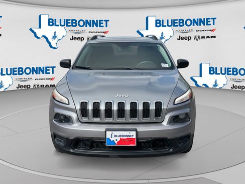 Used 2015 Jeep Cherokee Sport w/ Sport Appearance Group FWD image 2