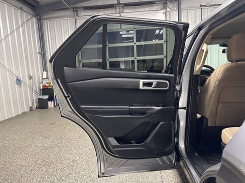 Used 2021 Ford Explorer 4WD image 17