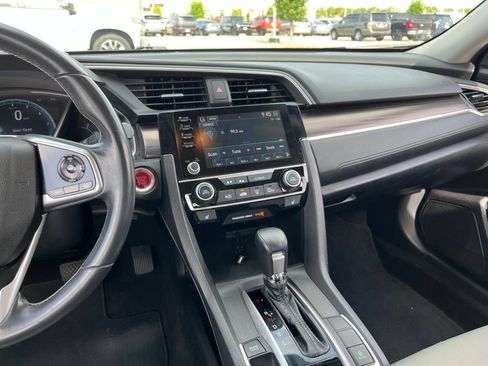 Certified 2019 Honda Civic EX image 16
