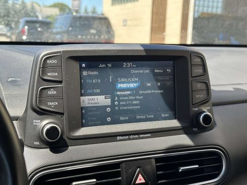 Used 2021 Hyundai Kona SEL AWD/4WD image 25