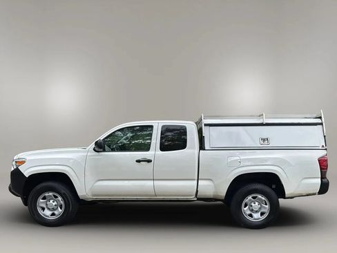 Used 2021 Toyota Tacoma SR RWD image 3