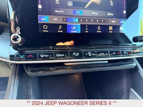 Certified 2024 Jeep Wagoneer Series II w/ Flexible Seating Group AWD/4WD image 21
