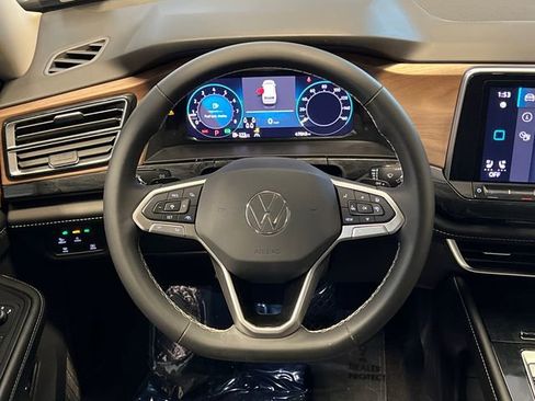 Certified 2024 Volkswagen Atlas SE FWD image 21