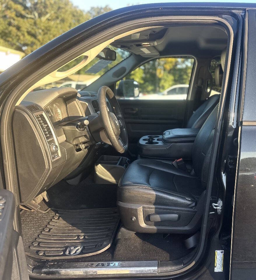 Used 2015 RAM 1500 Express w/ Black Ram 1500 Express Group AWD/4WD image 15