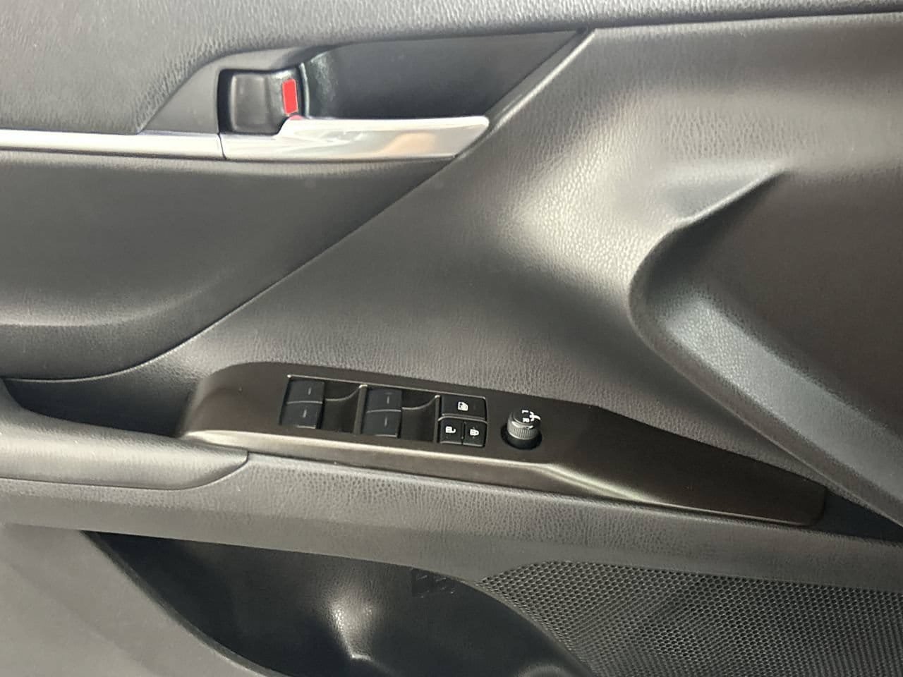Used 2024 Toyota Camry LE FWD image 19