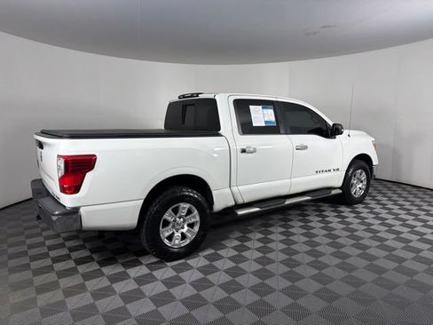 Used 2018 Nissan Titan SV AWD/4WD image 7