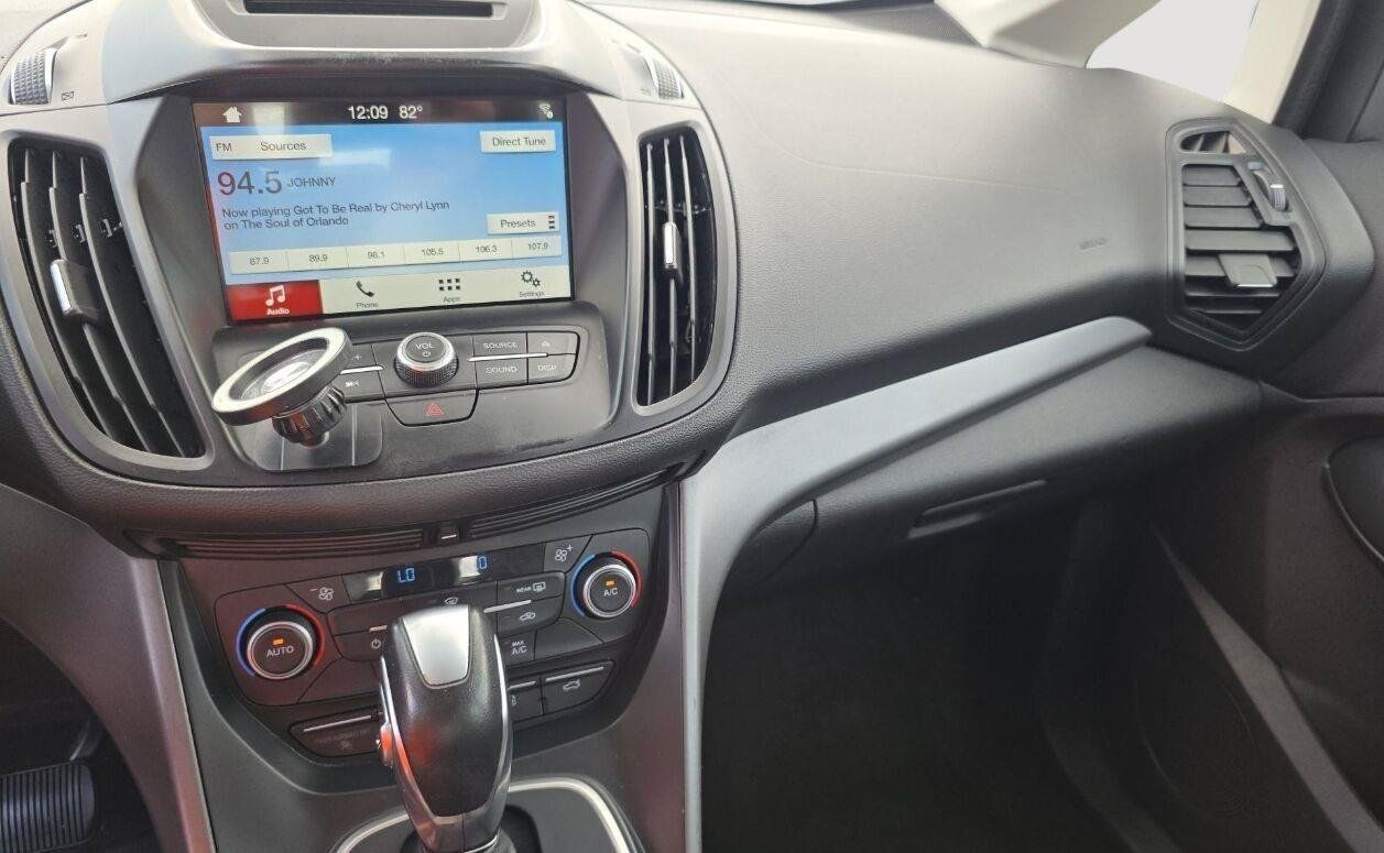 Used 2018 Ford C-MAX SE w/ Equipment Group 201A FWD image 9